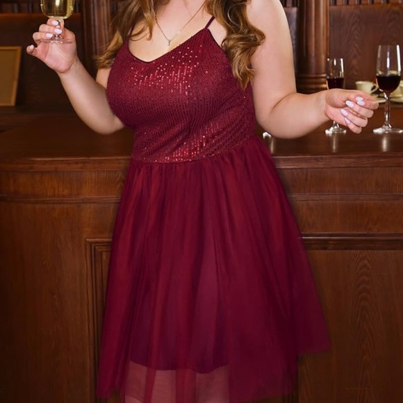 Glamorous Burgundy Red Sequin Semiformal Party Dress.  Valentine’s Day! - Picture 2 of 8